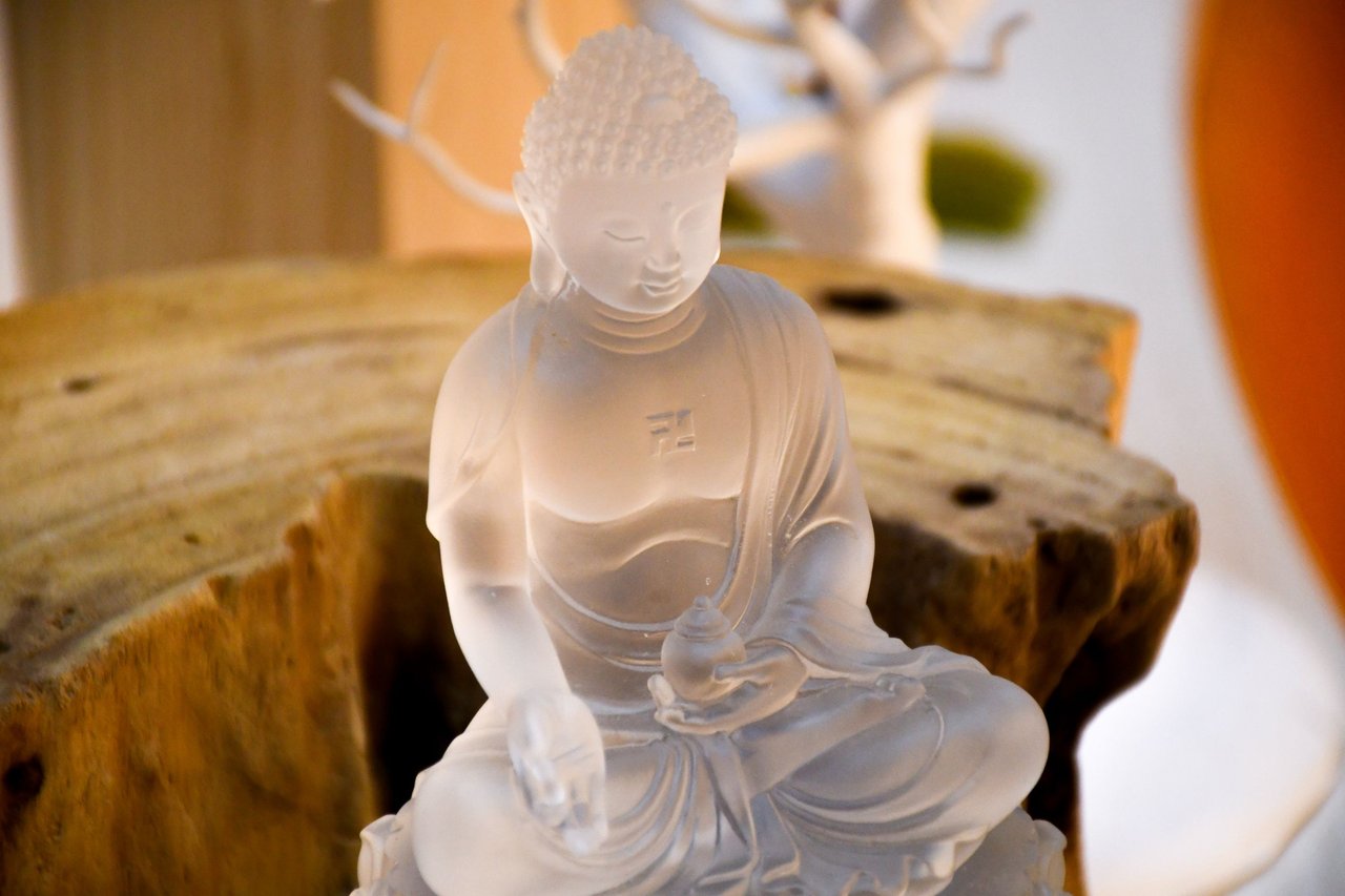 小小声问：现在是末法时期吗？那见不着圣人了吗？